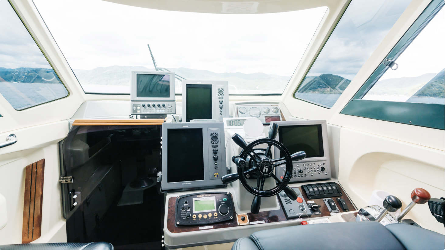 ZERO-1号の船内の様子